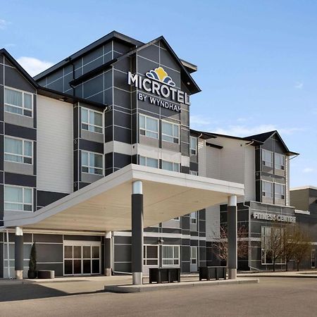 Microtel Inn And Suites By Wyndham Weyburn Екстер'єр фото