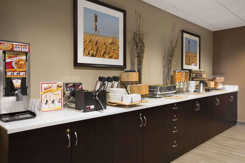 Microtel Inn And Suites By Wyndham Weyburn Зручності фото